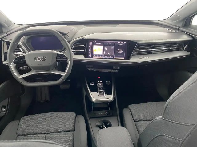 Audi Q4 e-tron Audi Q4 45 e-tron