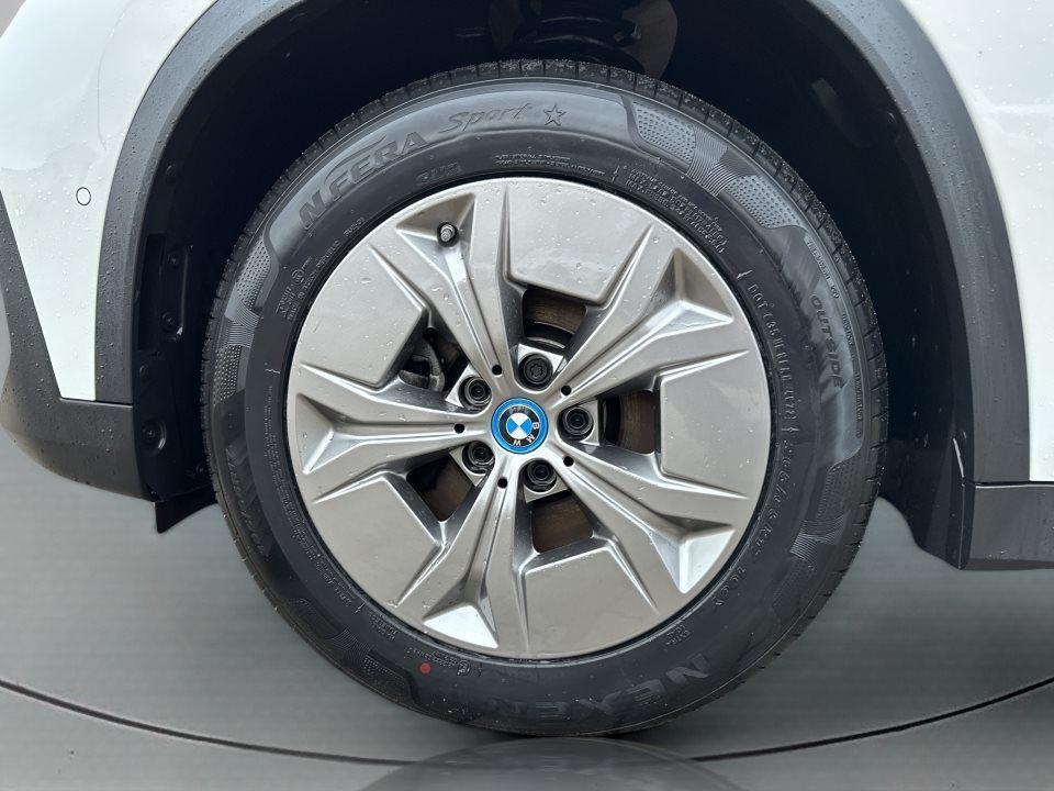 BMW iX1 xDrive30