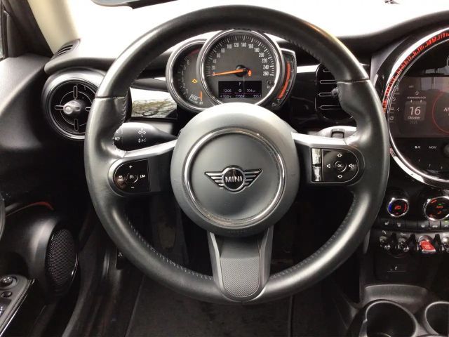 MINI Cooper Automatik 3t. Essential Trim