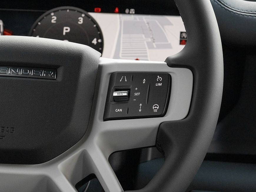 Land Rover Defender 110 Dynamic SE