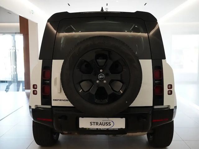 Land Rover Defender 110 D250 Dynamic SE