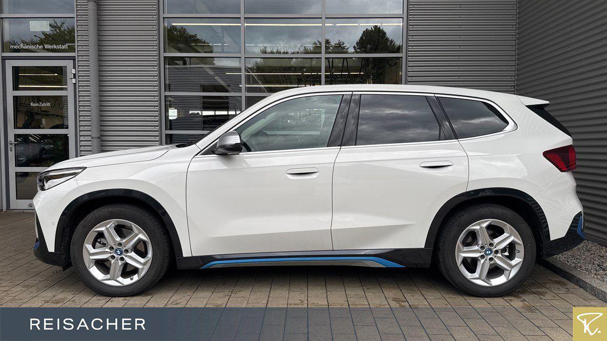 BMW iX1 xDrive30