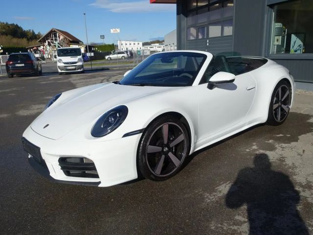 Porsche 992 Cabrio Carrera