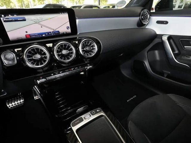 Mercedes-Benz A 200 AMG Line