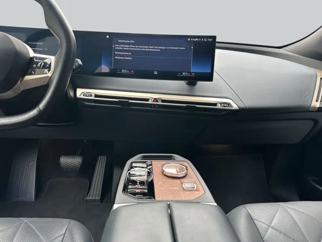 BMW iX xDrive40