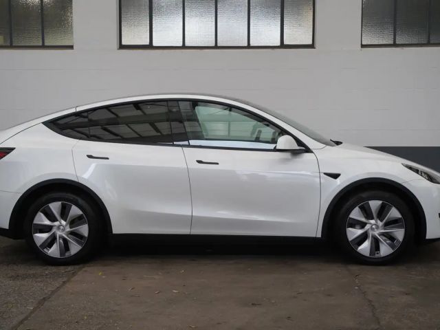 Tesla Model Y AWD Long Range