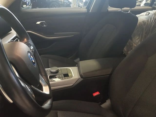 BMW 320 320e Touring