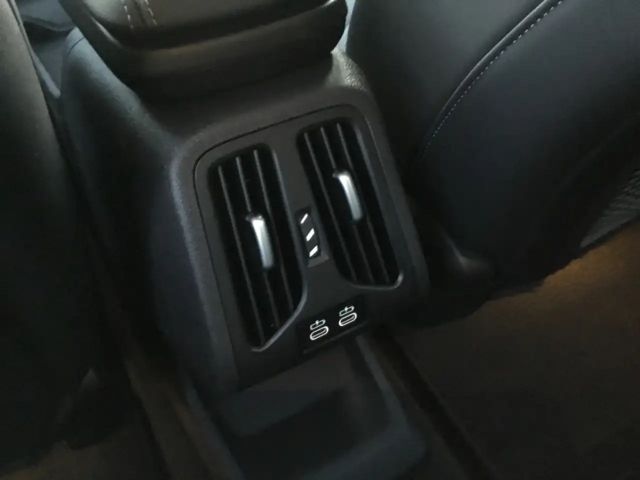 BMW iX1 Sedan xDrive