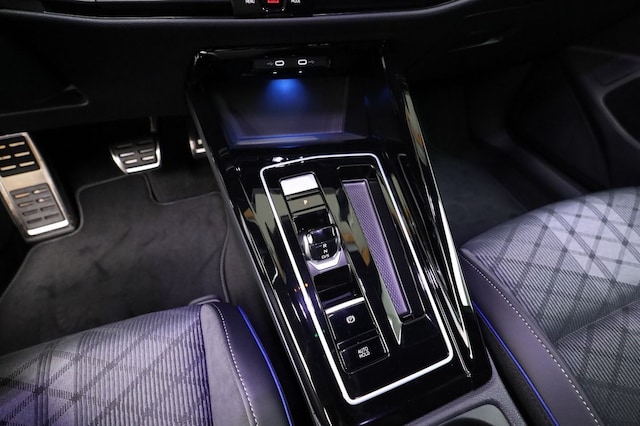 Volkswagen Golf DSG R-Line