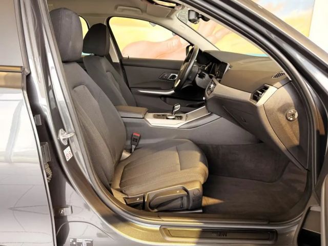 BMW 320 320i Touring