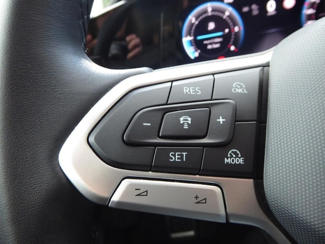 Volkswagen Golf Life Variant