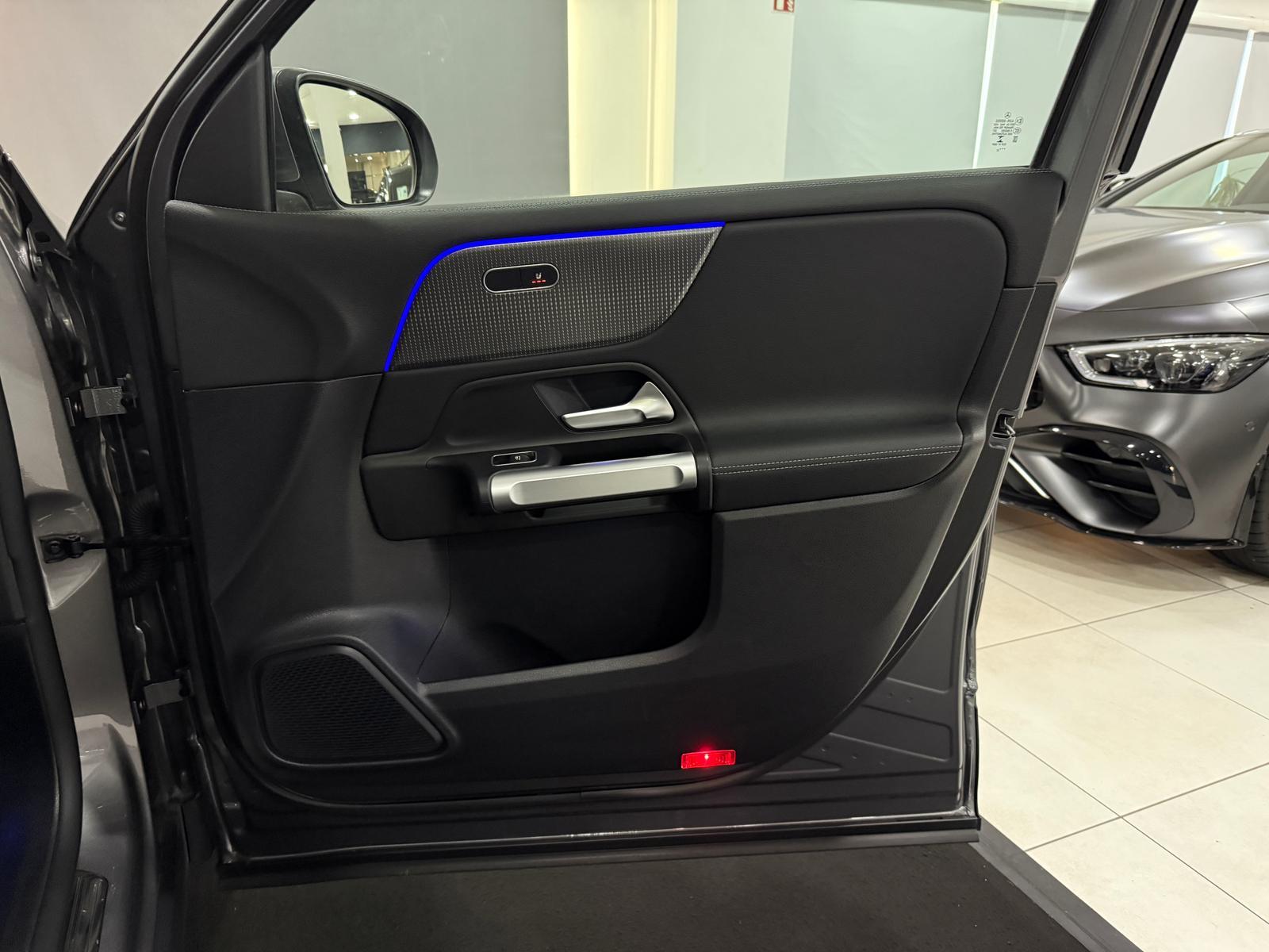 Mercedes-Benz EQB 300 4MATIC Progressive