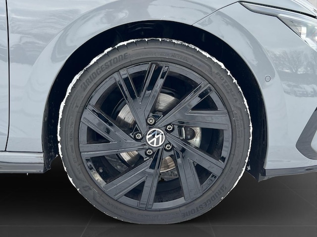 Volkswagen Golf 1.5 eTSI DSG R-Line