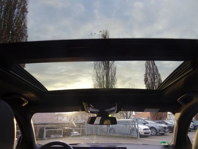 BMW 330 330e M-Sport Touring xDrive