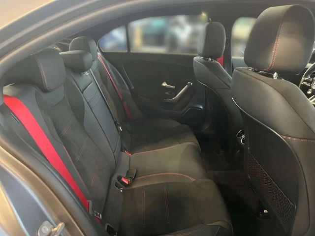 Mercedes-Benz A 35 AMG 4MATIC AMG Line