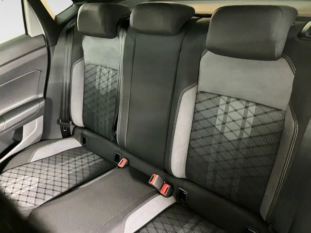 Volkswagen Polo 1.0 TSI DSG R-Line