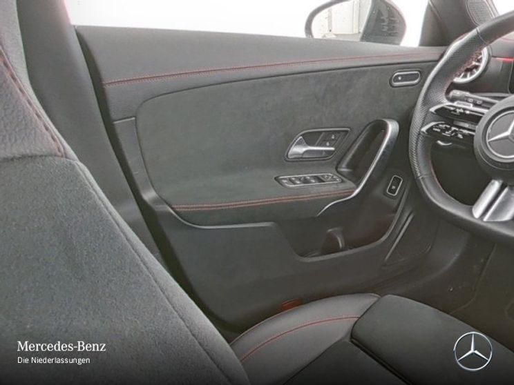 Mercedes-Benz CLA 200 AMG Line Shooting Brake