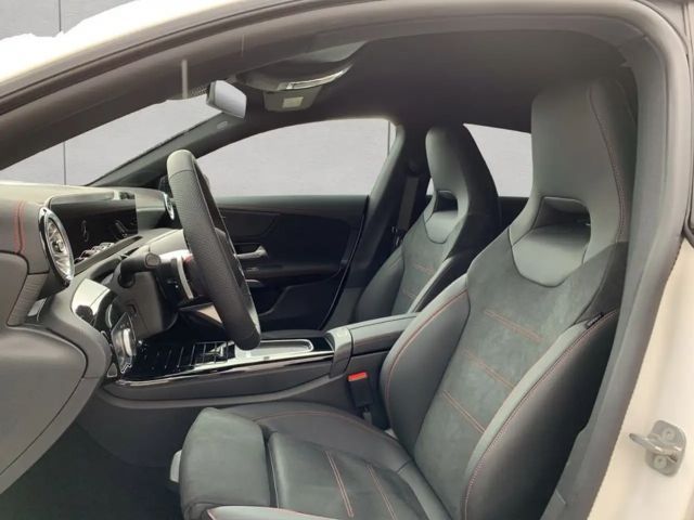 Mercedes-Benz CLA 180 CLA