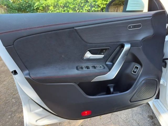 Mercedes-Benz CLA 180 CLA