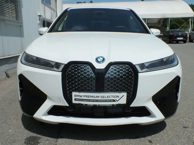 BMW iX xDrive40
