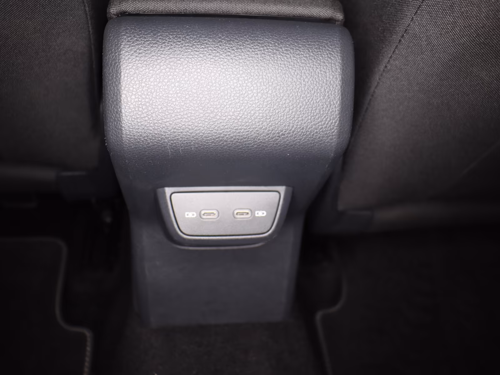 Volkswagen Taigo 1.0 TSI DSG R-Line