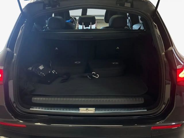 Mercedes-Benz E 300 E 300 e