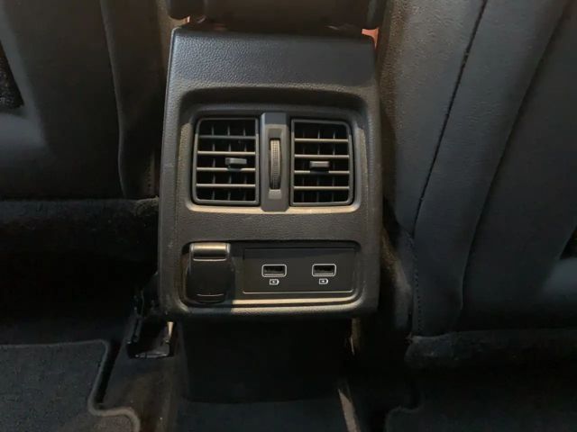 Renault Captur Hybrid Intens