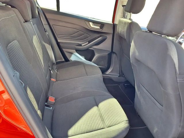 Ford Focus Titanium Wagon