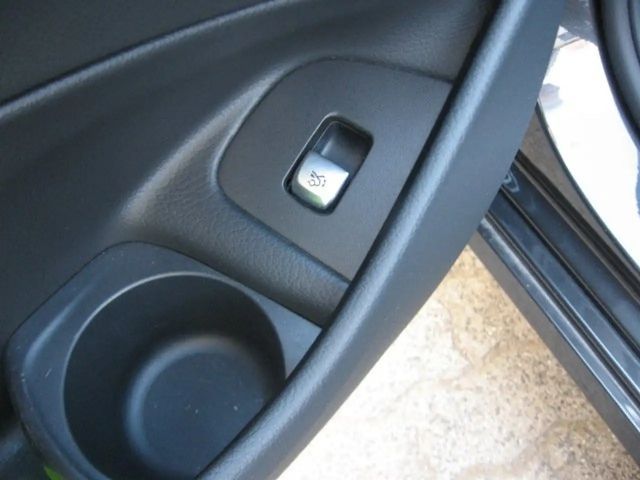 Mercedes-Benz E 220 4MATIC E 220 d