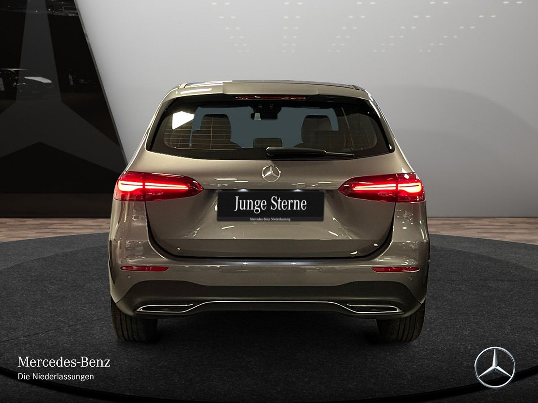 Mercedes-Benz B 200 Sedan