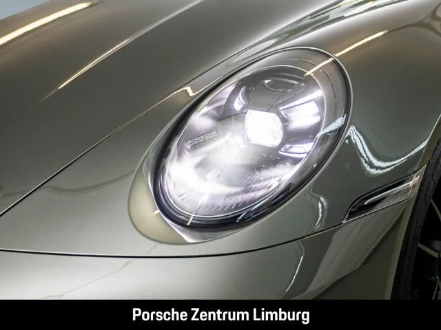 Porsche 992 4 Coupé GTS Targa