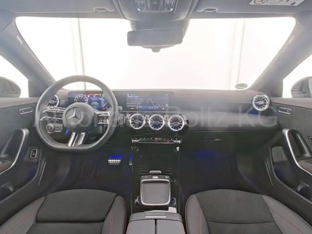Mercedes-Benz CLA 200 AMG Line Coupé