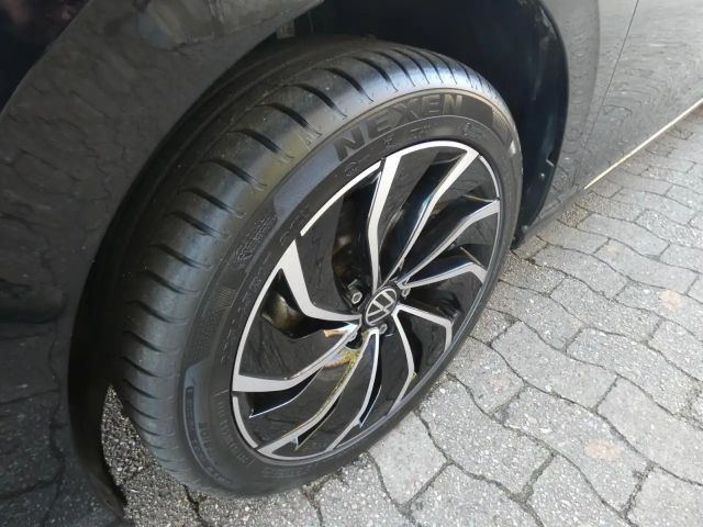 Volkswagen Golf 1.5 eTSI DSG Golf VIII Move