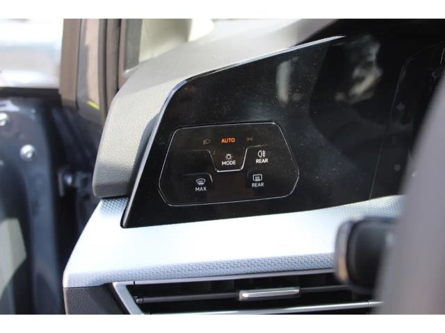 Volkswagen Golf 1.5 TSI DSG