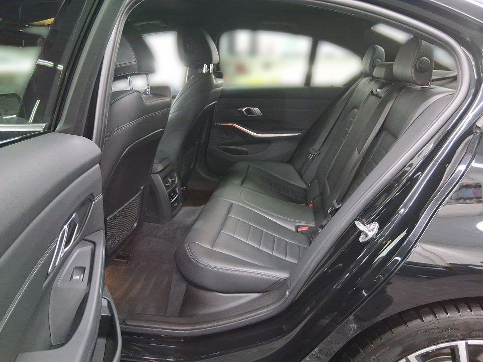 BMW 320 320i Sedan xDrive