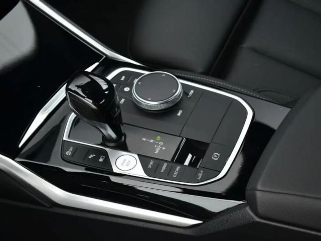 BMW 330 330e Sedan Sport Line