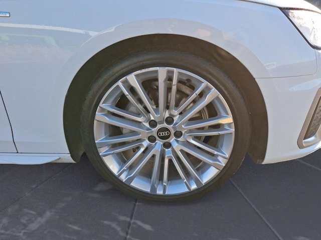 Audi A4 40 TDI Avant Quattro S-Line S-Tronic