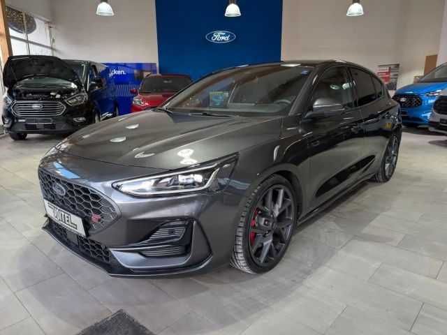 Ford Focus ST Line
