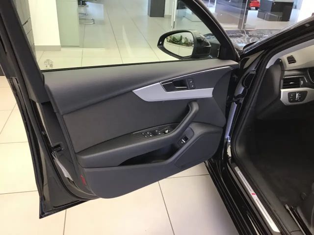 Audi A4 30 TDI S-Line