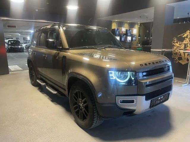Land Rover Defender 110