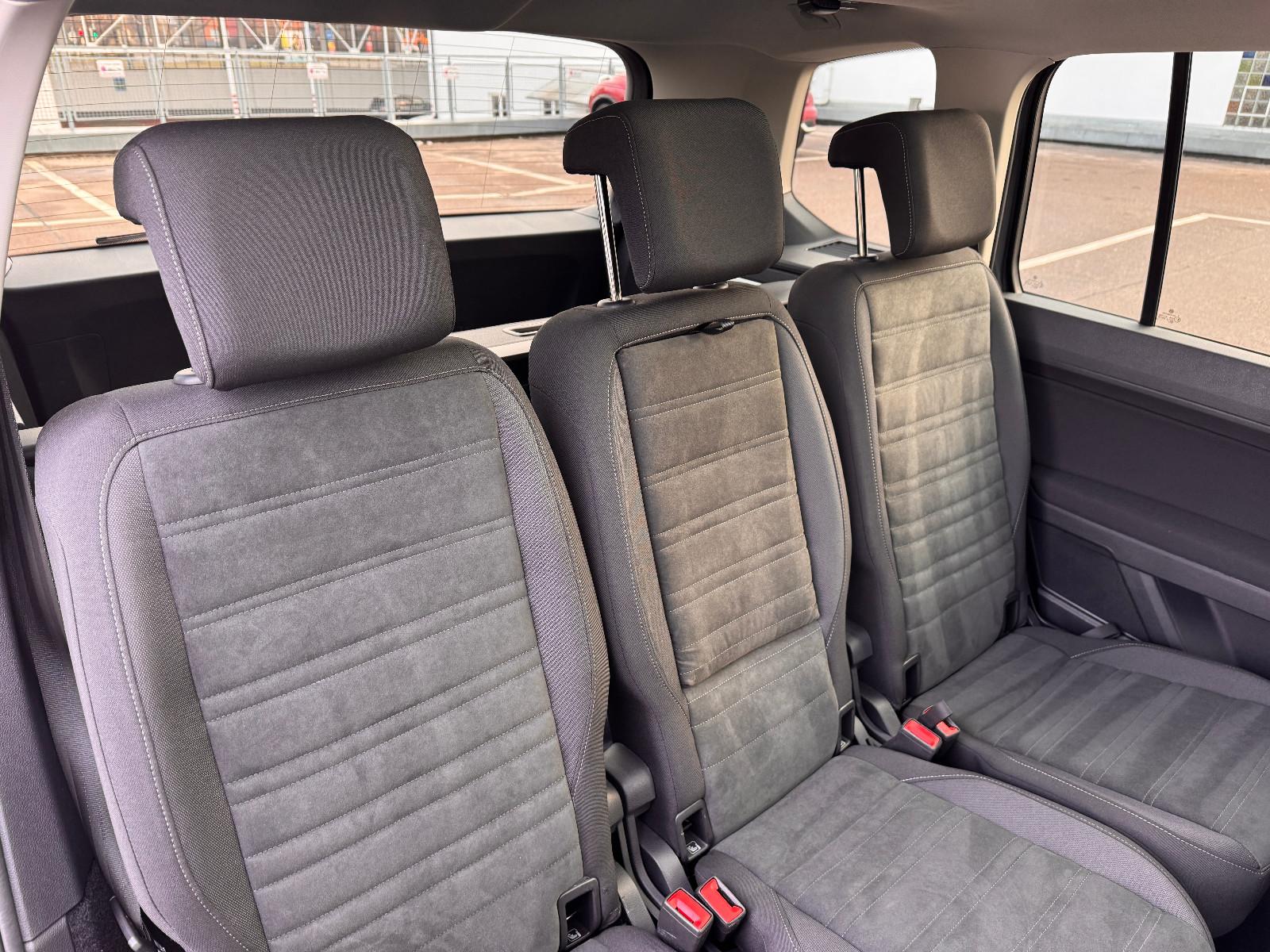 Volkswagen Touran 2.0 TDI DSG IQ.Drive