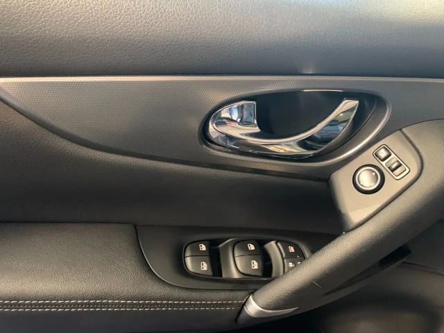 Nissan Qashqai Akari 1,3 Leder/Navi/SHZ/Pano/CarPlay