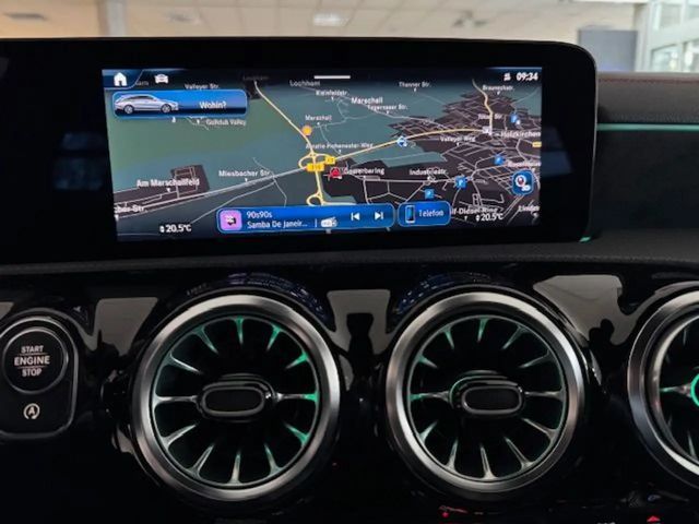 Mercedes-Benz CLA 200 AMG Line Premium