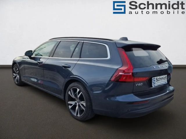 Volvo V60 Core Hybrid