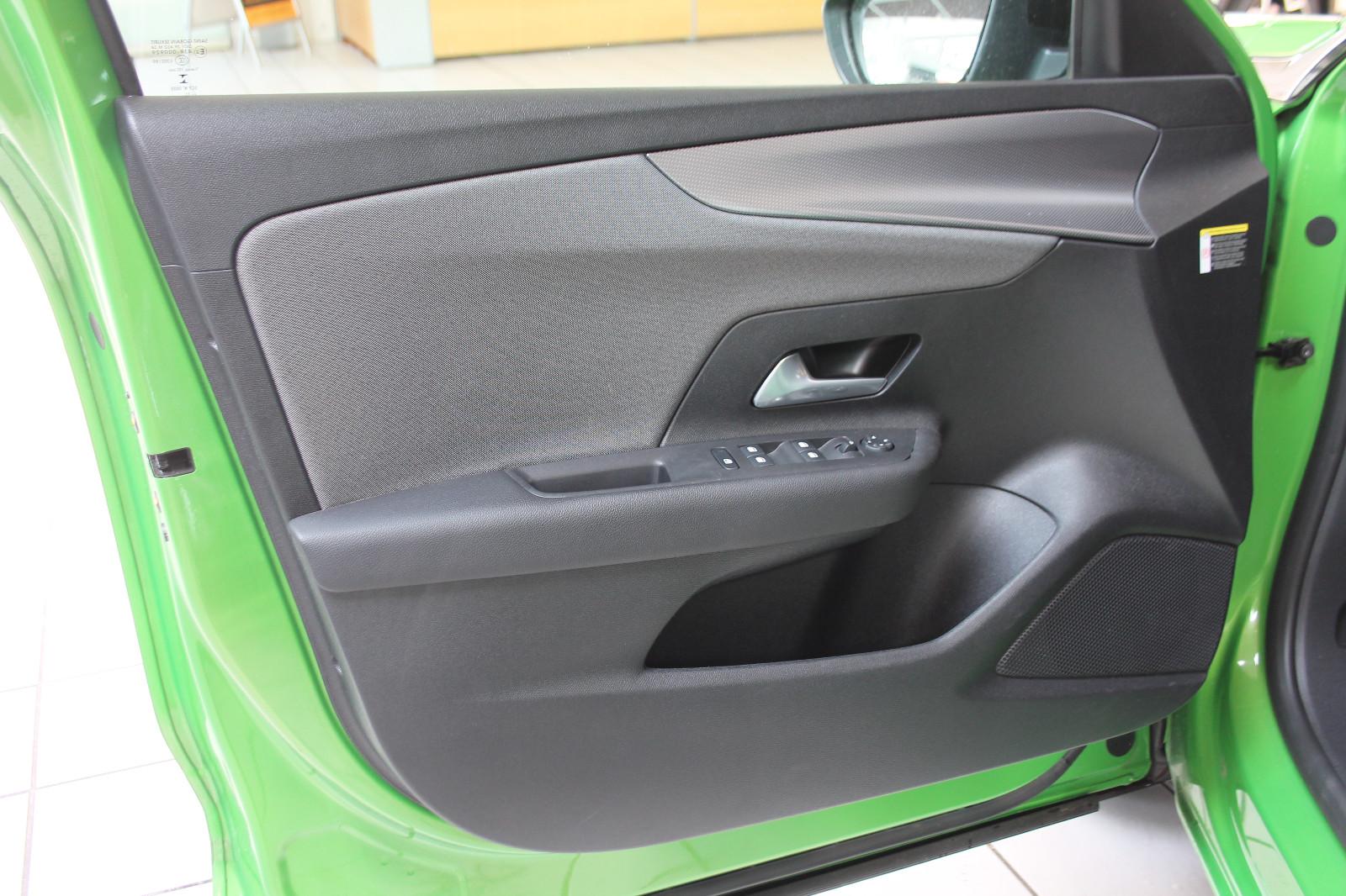 Opel Mokka e, On-Board- Charger 3-ph., Klima, LED