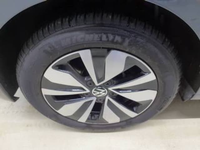 Volkswagen Golf 1.5 eTSI DSG