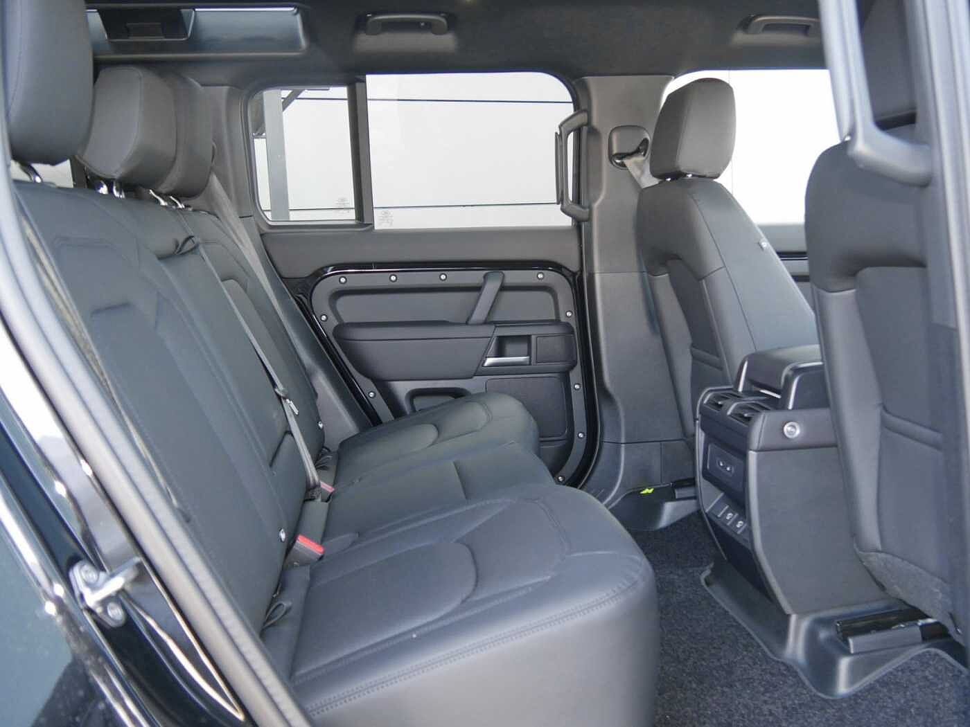 Land Rover Defender 110 Dynamic SE