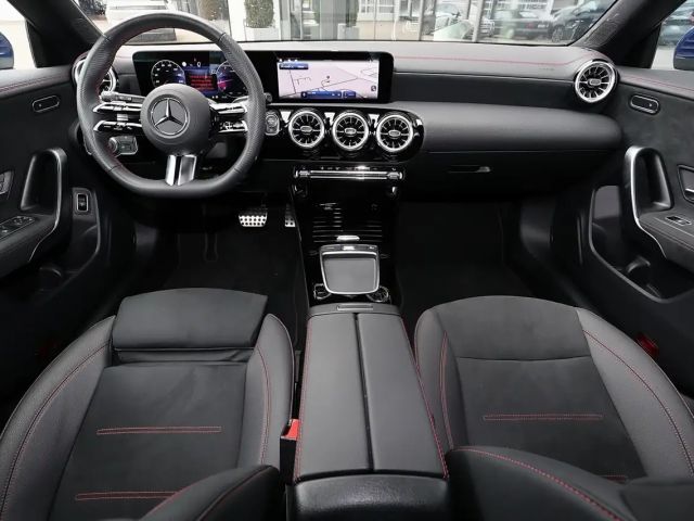 Mercedes-Benz CLA 200 AMG Line