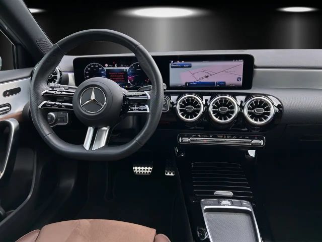 Mercedes-Benz A 250 4MATIC AMG Line