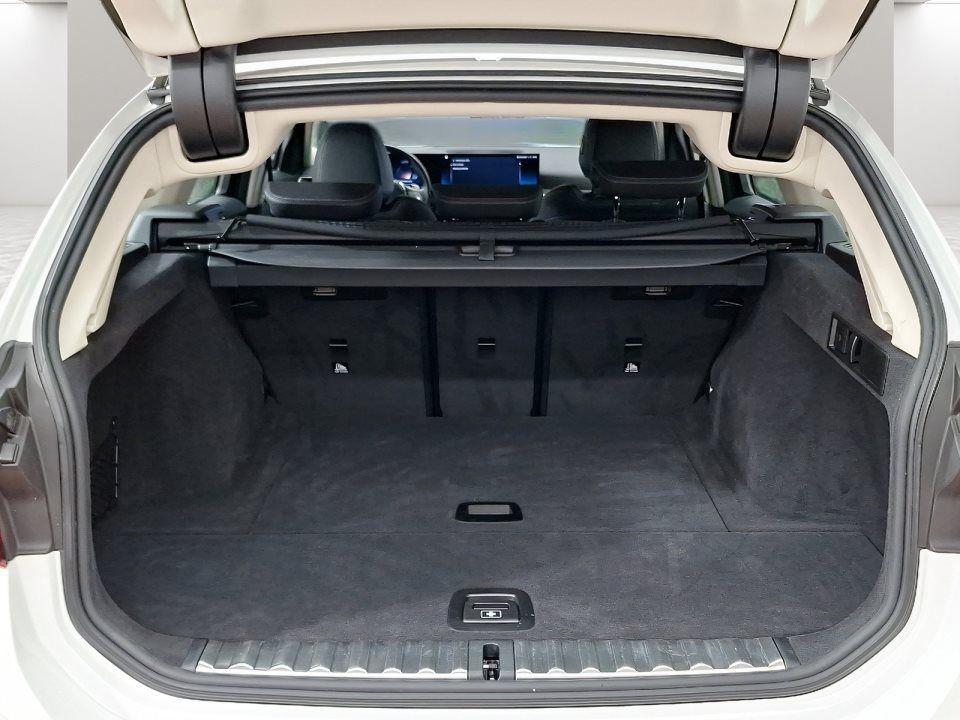 BMW 330 330i Touring xDrive